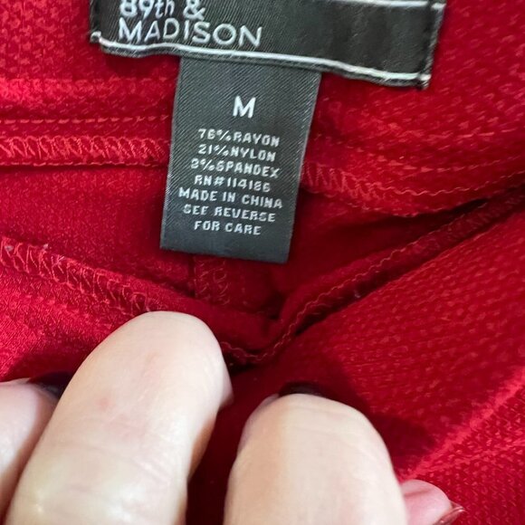 89th & Madison Red Slip On Cropped Pants.  Stretch. Size M - Picture 3 of 4